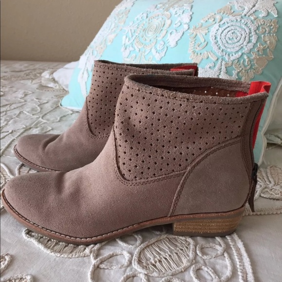 Anthropologie Shoes - Anthropologie Dolce Vita 6 suede leather booties shoes boots